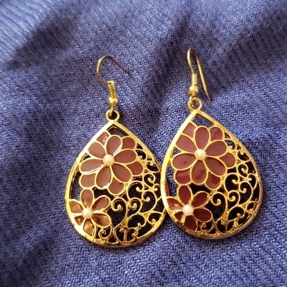 Floral Teardrop Enamal  Dangle Earrings Goldtone - Picture 1 of 4